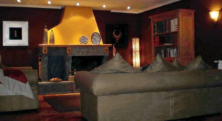 Vacation home with pool — photo 4