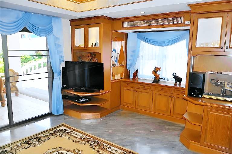 Villa with pool, barbecue & yard | Suitable for remote work | Pets are welcome — photo 2