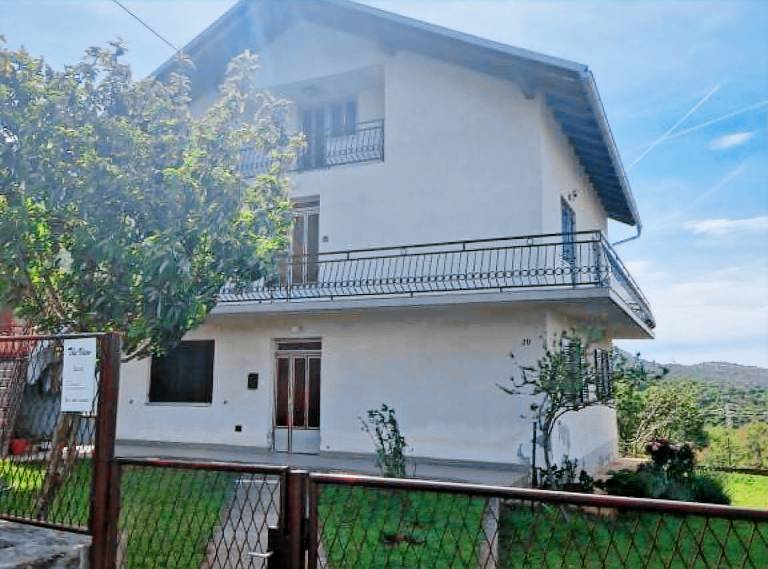 Three Bedroom Apartment With Balcony And Sea View in Senj