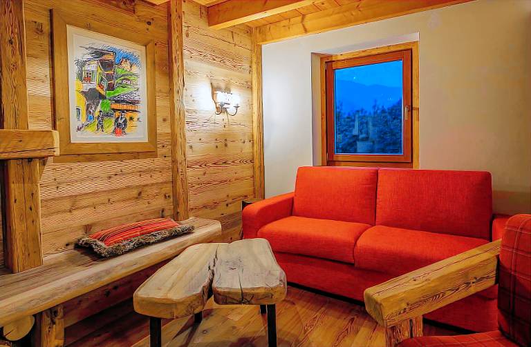 Wonderful rental apartment with jacuzzi, patio & sauna | Mountain view | Pet-friendly — photo 3