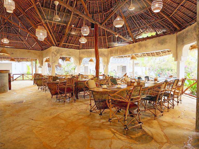 African Bungalows — photo 4