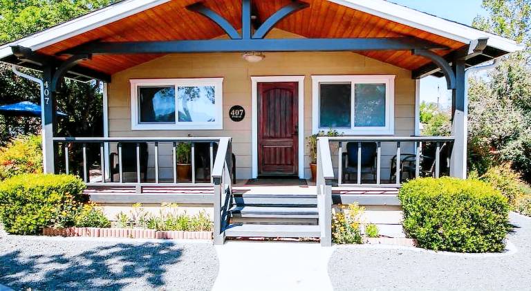 Big vacation home | Pets are welcome in Paso Robles, CA