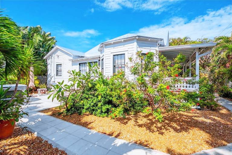 Fully equipped wonderful house with garden | Close to Southernmost Point | Close to the beach | Pets are welcome — photo 3