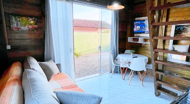 Chalet with pool & grill — photo 2