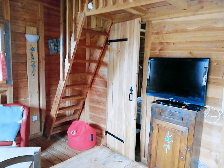 Beautiful gite with yard, patio & BBQ | Pet-friendly — photo 4