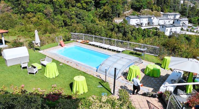 Rental apartment with pool, barbeque & yard — photo 4
