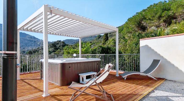 Villa with hot tub | Pets allowed — photo 3