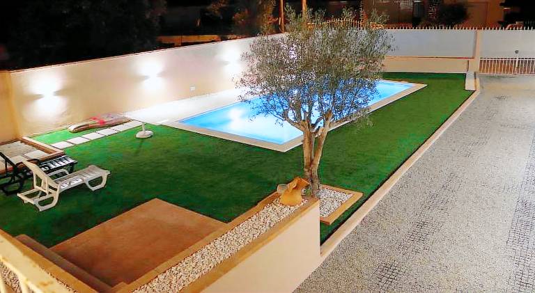 Spacious house with barbecue, private pool & garden | Pets allowed — photo 5
