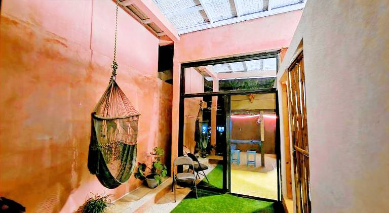 Wonderful serviced apartment with private pool, garden & terrace | Perfect for remote work | Pets allowed — photo 5