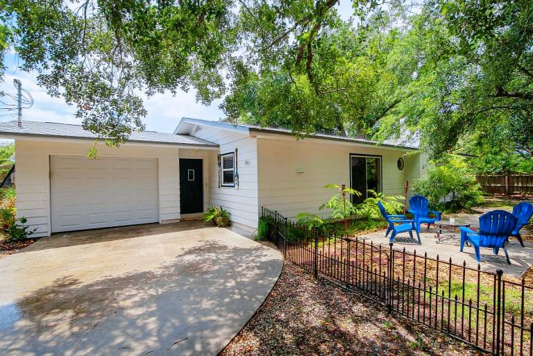 Island Charmer Cottage/Downtown/Beach — photo 2