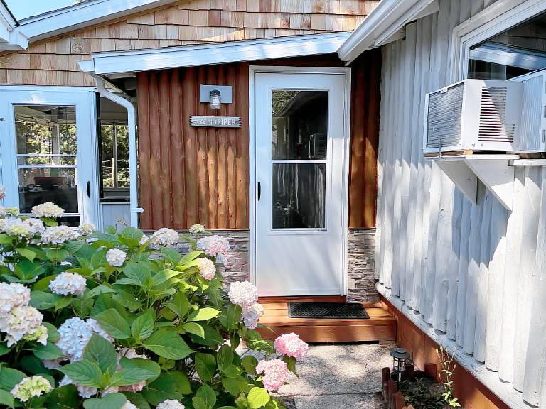 Cabin  Hamlin Lake