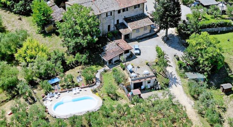 Apartment with pool | Pet-friendly in Poggibonsi