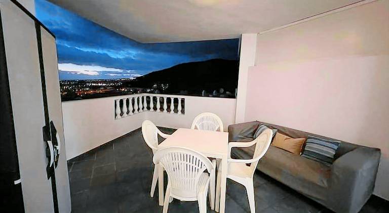 Apartment with patio & private pool — photo 4