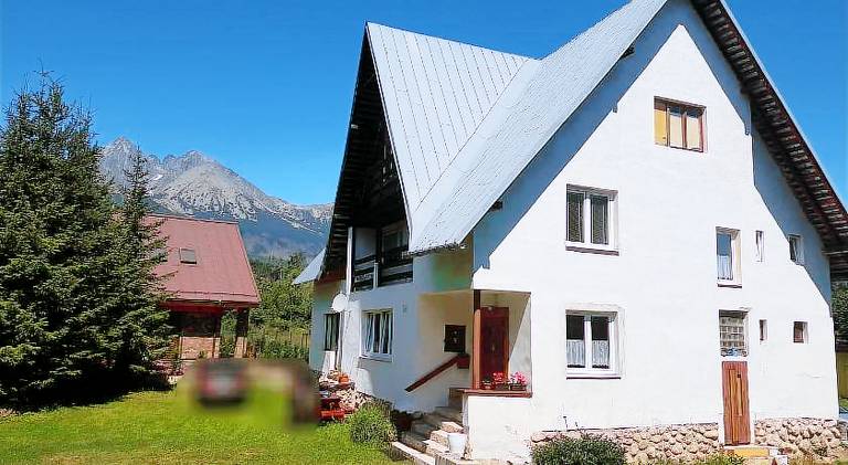Lodge with yard in Poprad