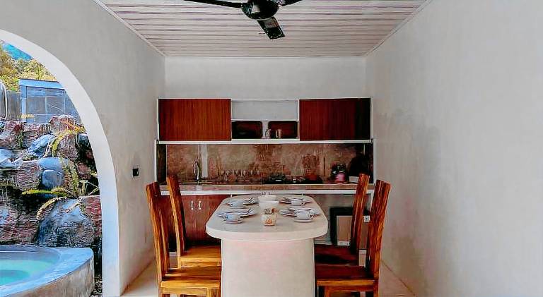 Villa with hot tub, garden & private pool — photo 3