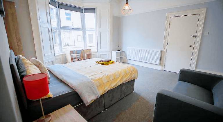 Rental apartment with 5 rooms for 10 persons — photo 2