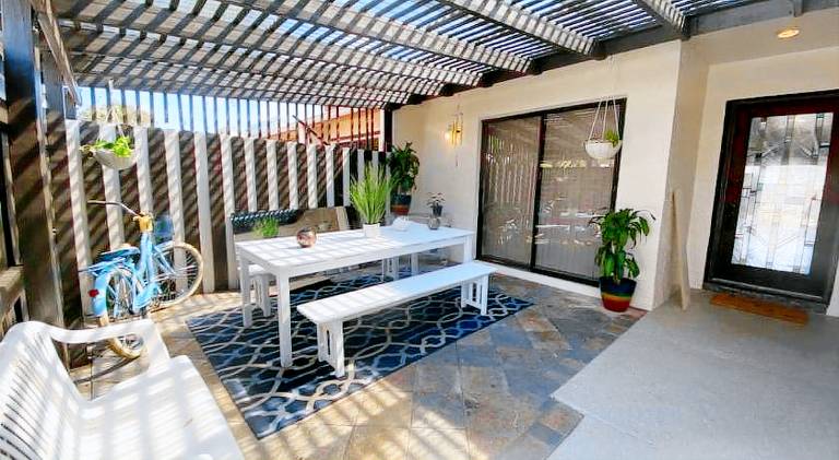 Newly Renovated Villa with Hot Tub — photo 3