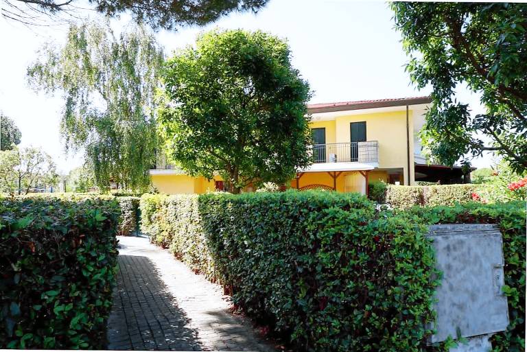 Rental apartment with yard, pool & patio | Dogs allowed — photo 4