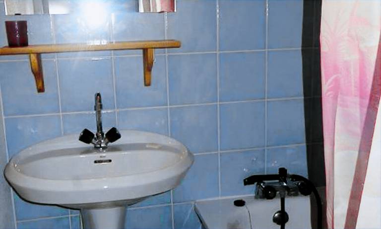 80m from shops, balcony, parking, tv, 18m², Alpe d'Huez — photo 4