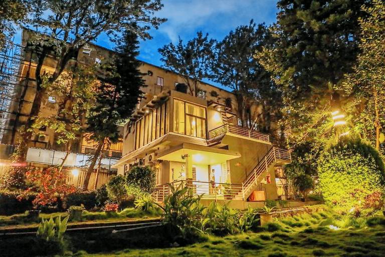 Thavika Silverwood Residence