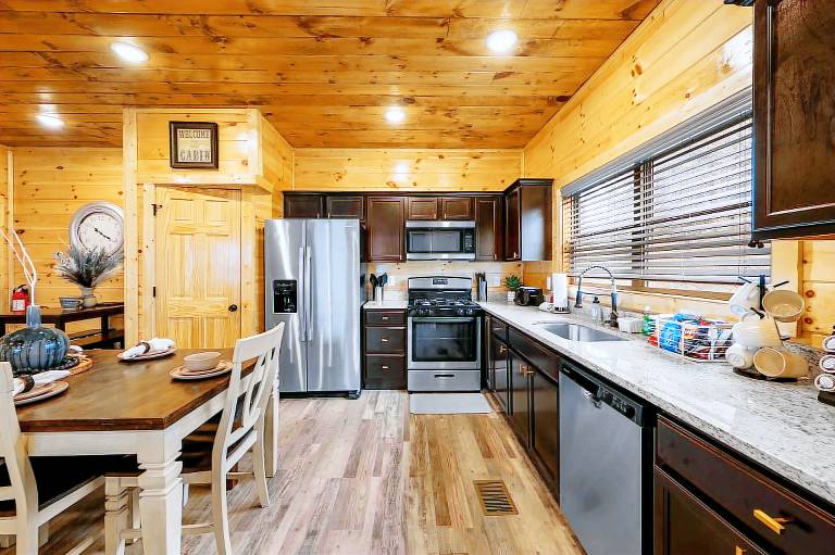Child-friendly nice vacation home with pool & barbecue | Dogs allowed — photo 5