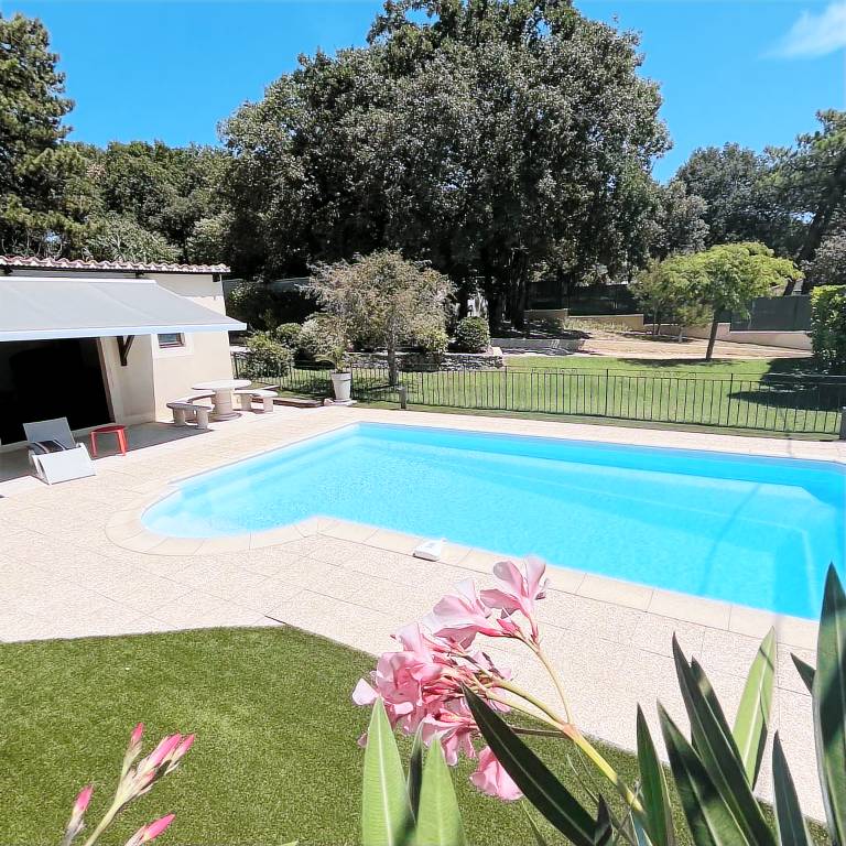 Villa Mondragon
