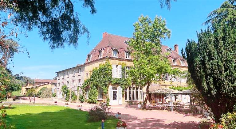 Logis Hotels Chateau de La Barge in Chaintre