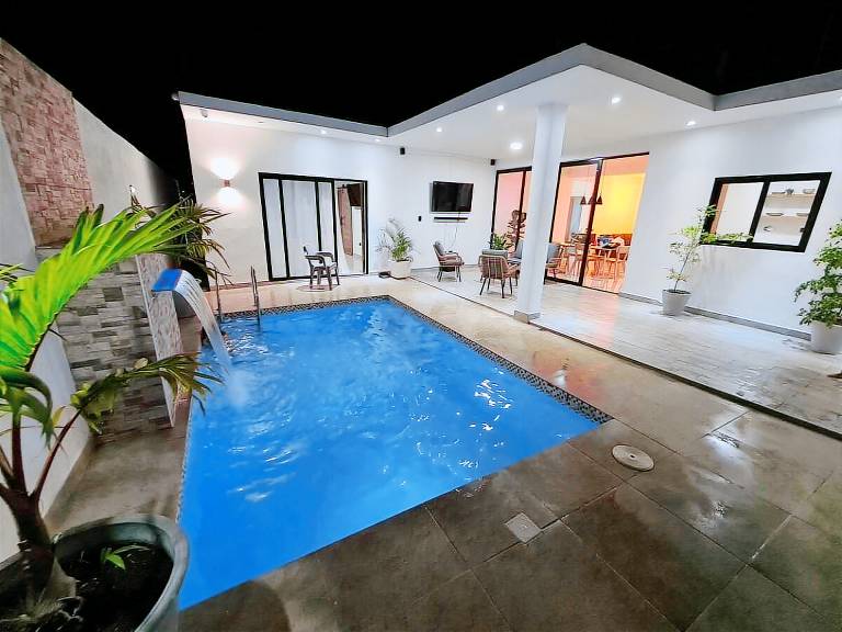 Villa  Montellano