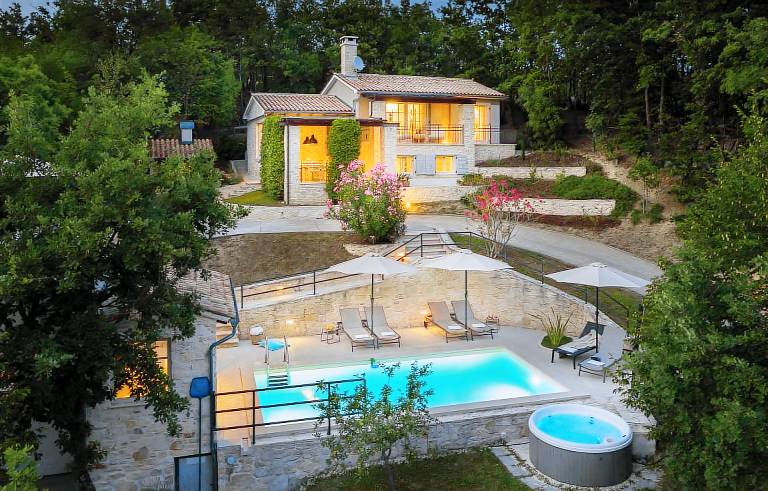 Villa  Jakačići