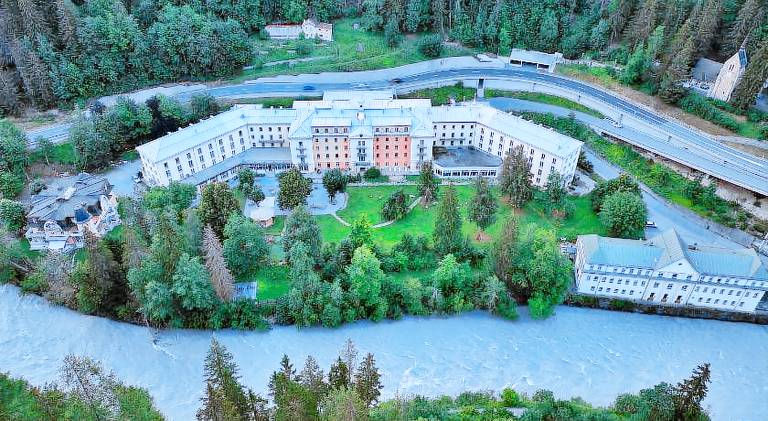 Nice serviced apartment with sauna, patio & yard | Pets are welcome in Scuol