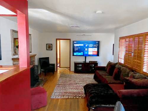 Bed & Breakfast Tarzana
