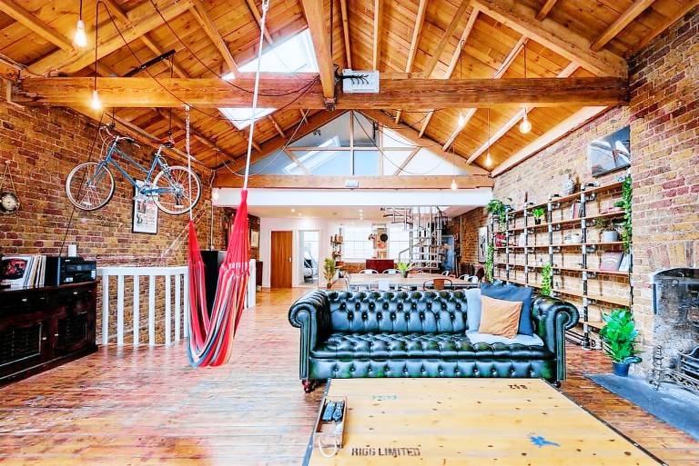 East London loft penthouse with epic roof terrace and loads of space — photo 4
