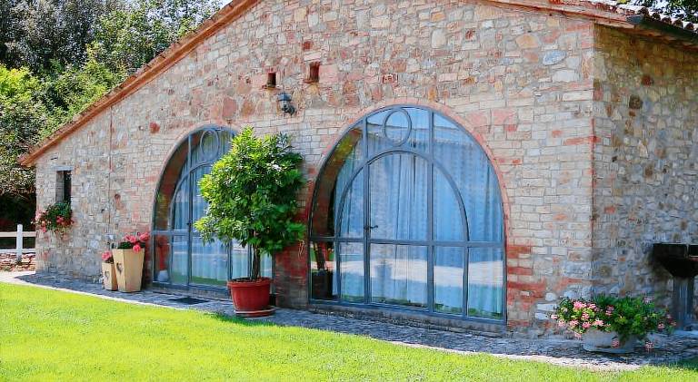 Rental apartment with jacuzzi & pool in Todi