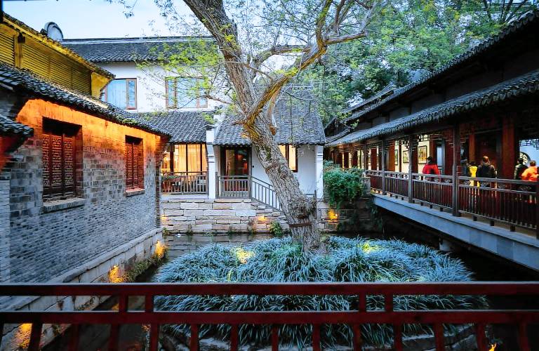 Ting Jian·Musu Private Soup Design Homestay (South Gate of Wuzhen Xizha Scenic Area) — photo 5