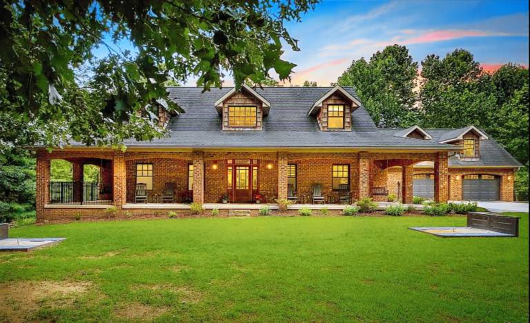 The Lodge · Game Room, Hot Tub, Fire Pit, Gym in Asheville, NC