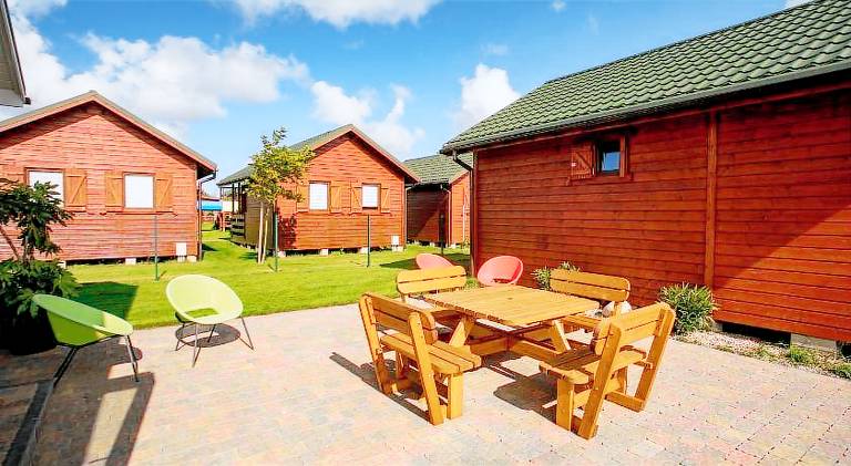Lodge with yard, terrace & barbecue — photo 5