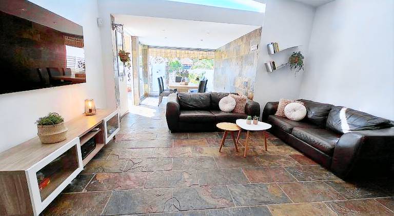 Villa with private pool, barbeque & patio — photo 5