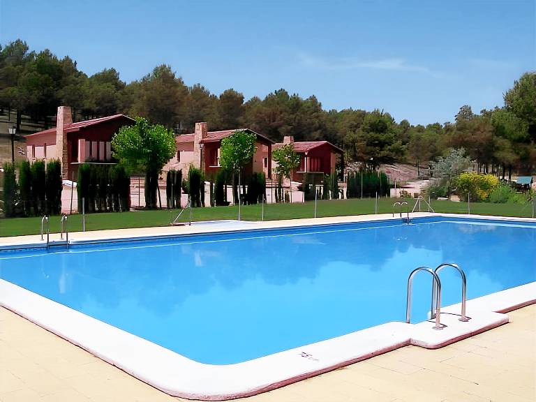 Villa with pool, terrace & yard — photo 4