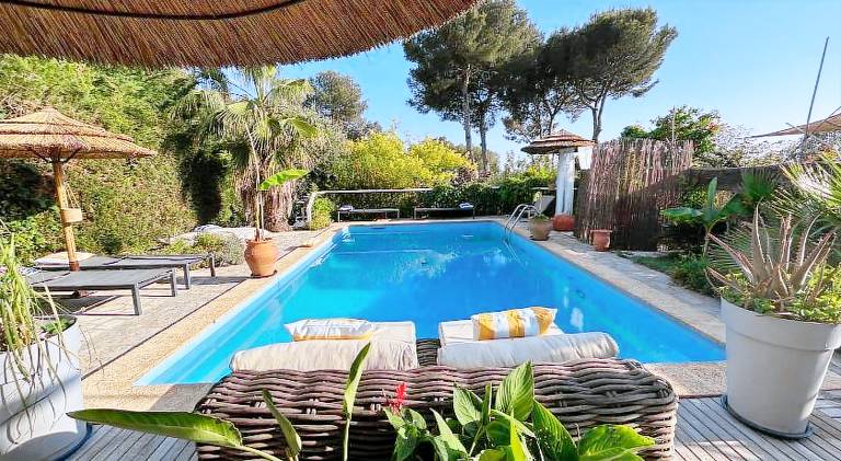 Holiday apartment with garden, terrace & pool — photo 3