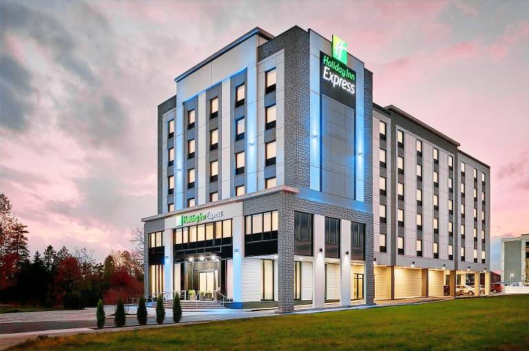 Holiday Inn Express Hamilton Upper James By IHG — photo 3