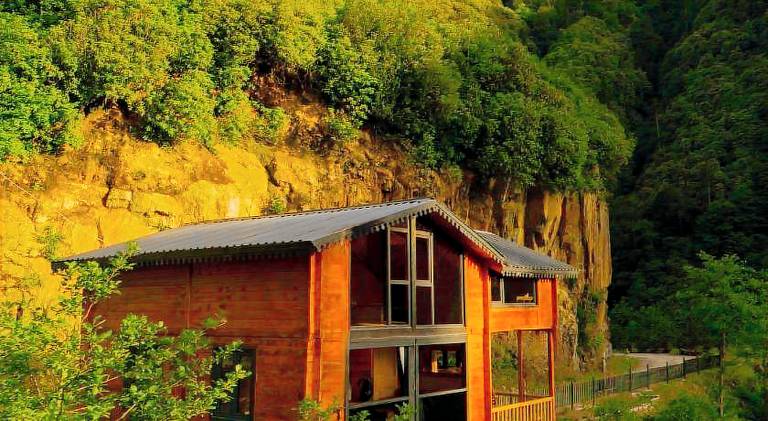 Chalet with hot tub, terrace & yard | Pets allowed in Ardesen