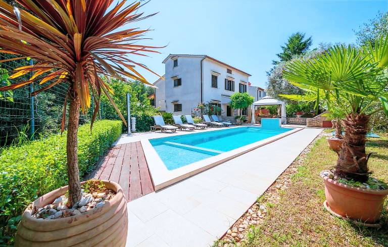 House Pula