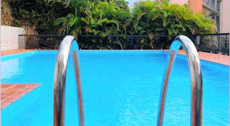 Pleasant apartment with terrace, private pool & yard | Beach nearby | Pet-friendly — photo 4