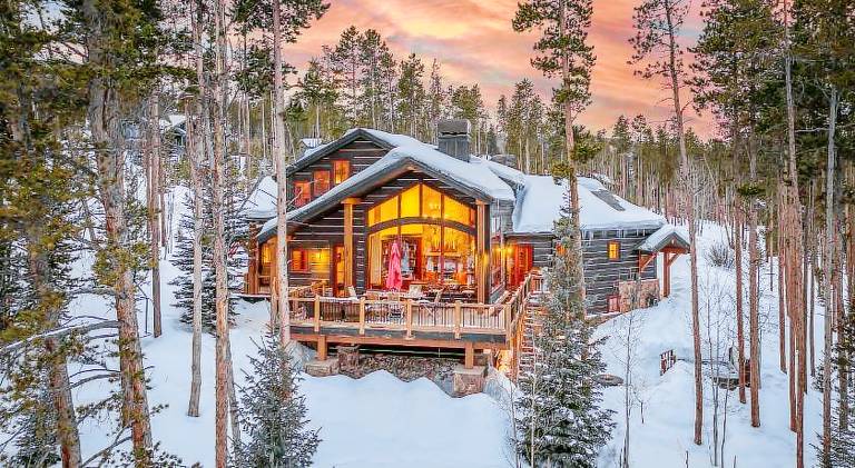 Fully equipped nice vacation home with barbecue & jacuzzi | Dogs allowed in Breckenridge, CO