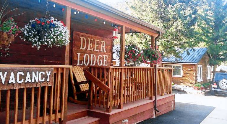 Lodge with grill in Red River, NM