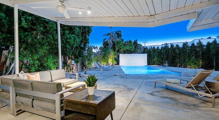 Vacation home with pool — photo 5