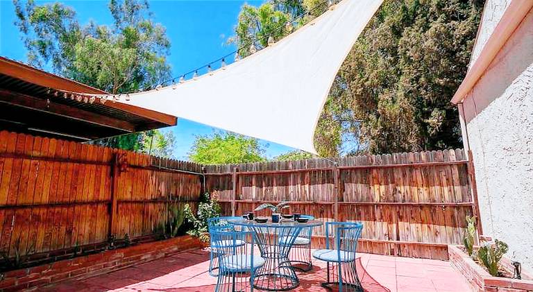 Vacation home with pool | Pet-friendly — photo 4