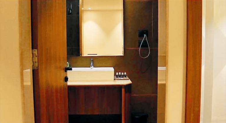 Sunstone Suites — photo 5