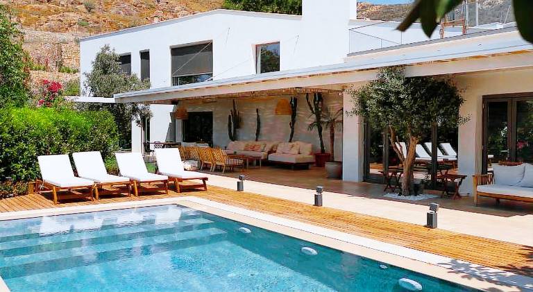 Villa with yard, patio & private pool | Suitable for remote work | Pets are welcome in Mugla