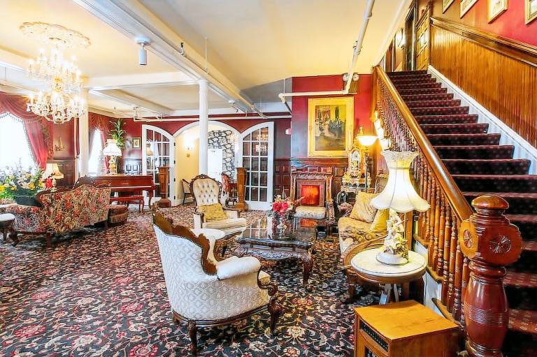 Queen Anne Hotel